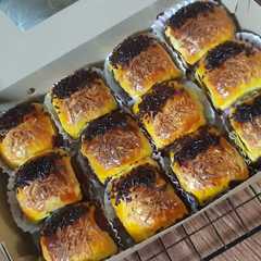 A picture of Bolen pisang Moist.