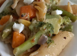 A picture of Broccoli Pasta salad.