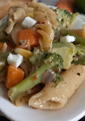 A picture of Broccoli Pasta salad.