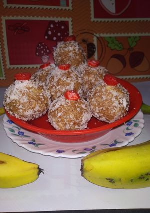 A picture of Bread Banana Ladoo.