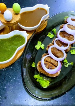 A picture of Gola kabab.