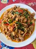 “ผัดเผ็ดขาหมู”