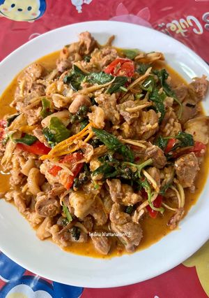 รูปของ “ผัดเผ็ดขาหมู”