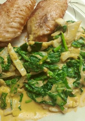 Una foto de Espinacas a la crema de curry