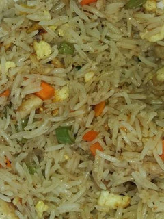 मिक्स वेज चिकन फ्राइड राइस (Mix veg chicken fried rice recipe in Hindi) रेसिपी मुख्य फोटो