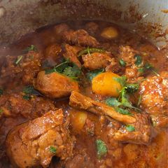 A picture of Chicken Salan.