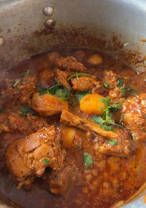 A picture of Chicken Salan.