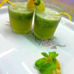 A picture of Lemon honey mint drink.