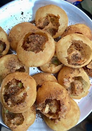 A picture of Masala panipuri.