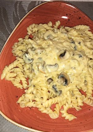 Una foto de Salsa de cebolla y champiñones para pastas