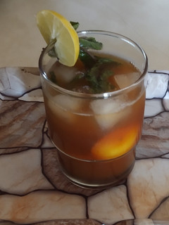 લેમન મિન્ટ આઈસ ટી (Lemon Mint Ice Tea Recipe In Gujarati) રેસીપી મુખ્ય ફોટો