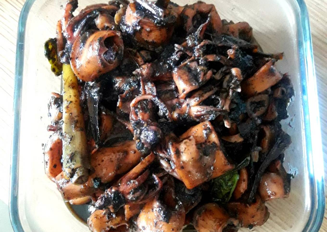 Potong hanya cumi hitam