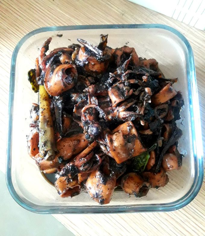 Foto resep Cumi hitam bumbu iris sederhana