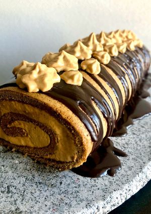 Una foto de Brazo de Reina manjar café (brazo de gitano)