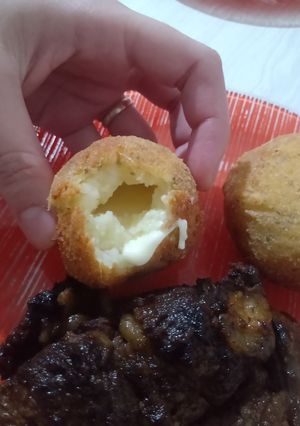 Una foto de Bombas de papa con queso