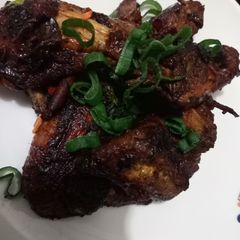 A picture of Smoky pan grilled chicken.