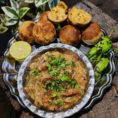 A picture of Litti chokha.