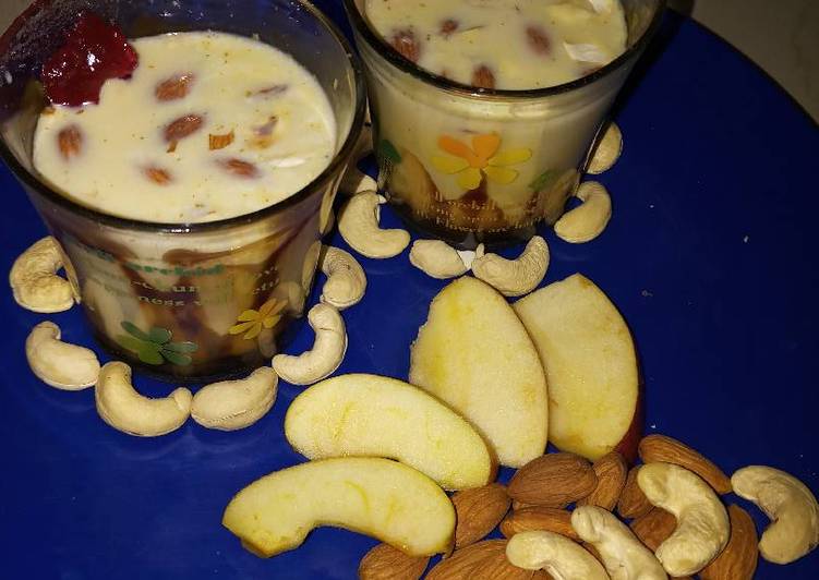 Steps to Prepare Apple keshar milk with dry fruits in 29 Minutes at Home