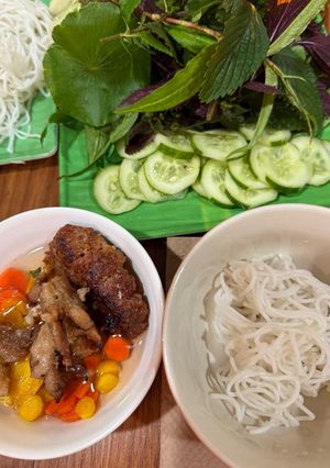Hình của món Bún chả Hà Nội.