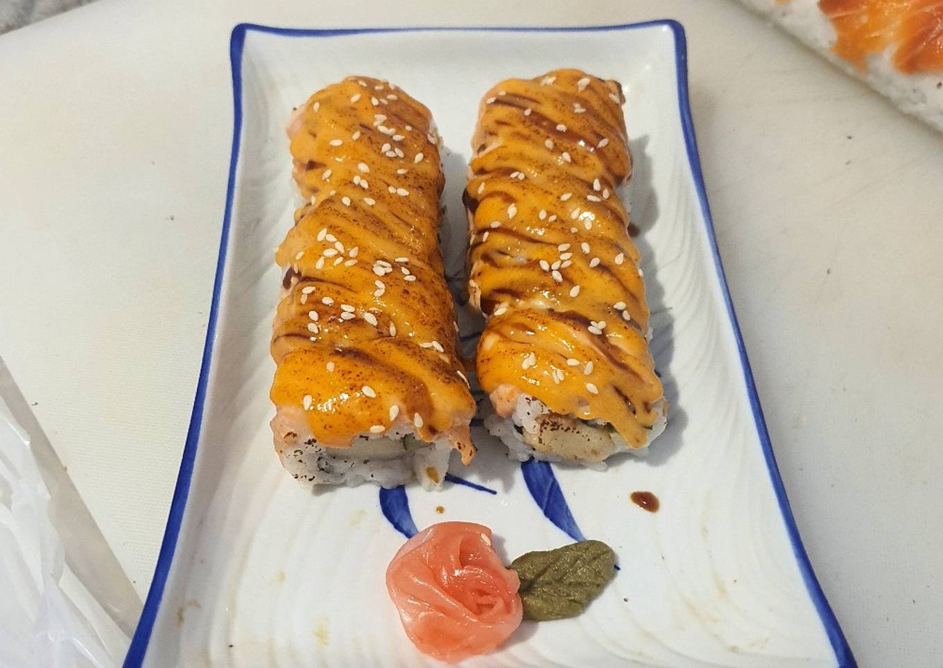 Aburi salmon sushi ala fe