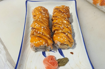 Langkah Mudah untuk Menyiapkan Aburi salmon sushi ala fe yang Enak Banget