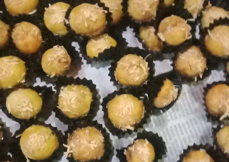 Bagaimana Menyiapkan Nastar keju lumer, Enak