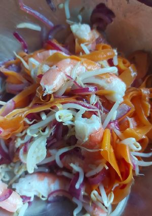 Une photo de Salade de crevettes pimentées