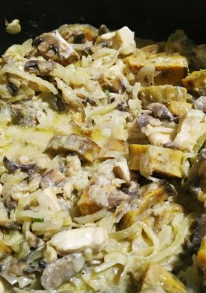 Una foto de Pollo al champiñón