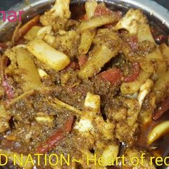 A picture of Gobhi,gajar,mooli ka achar.