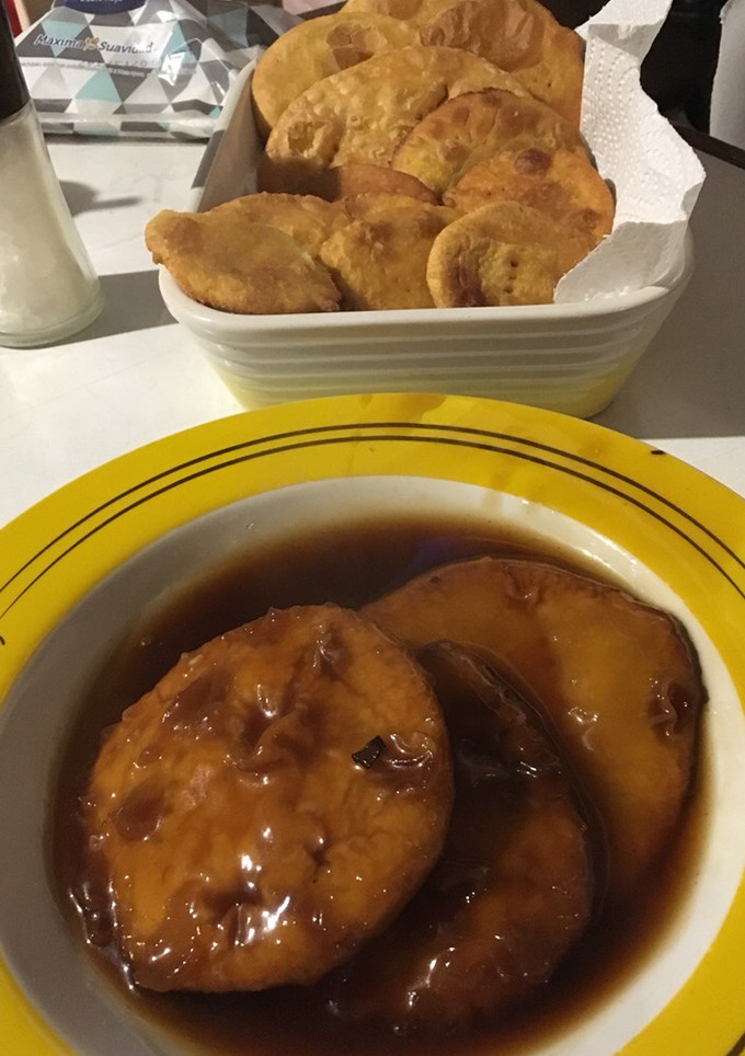 Una foto de Sopaipillas solas y pasadas