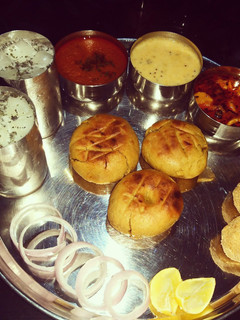 राजस्थानी दाल बाटी चूरमा कढी गट्टे का साग छाछ Rajasthani dal baati churma kadhi gatte ka saag chaas रेसिपी मुख्य फोटो