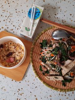 Hình của món Miến xào thập cẩm.