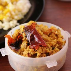 A picture of Chana-Chena hotchpotch (Chickpeas and Yam mash with grated coconut).