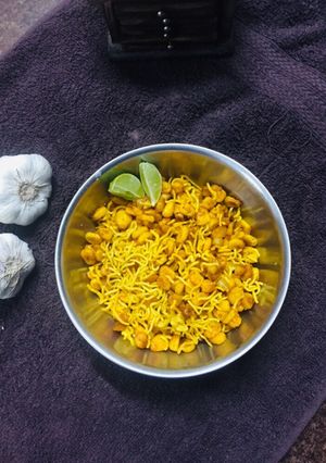 A picture of Garlic Corn Chat.