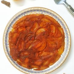 A picture of Apple Upside Down Cake.