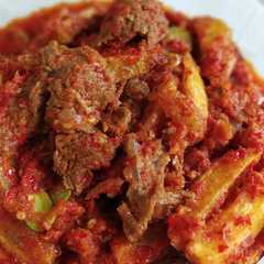 A picture of Dendeng lambok.