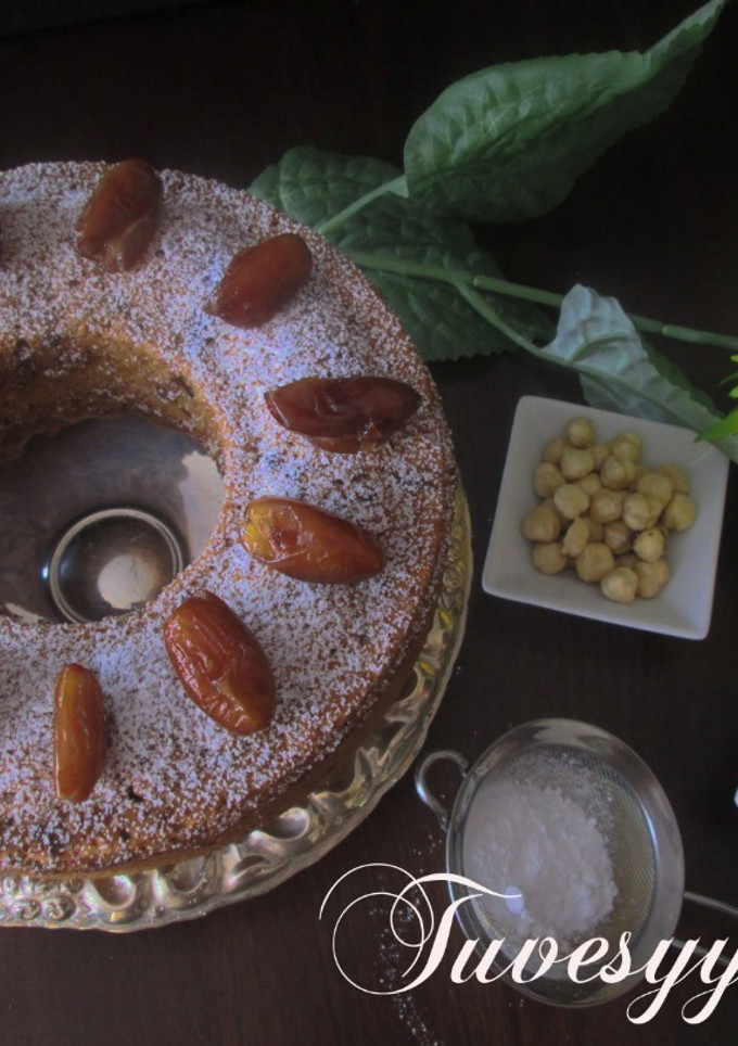 Una foto de Corona de dátiles, ricotta y polenta