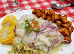Una foto de Ceviche de lenguado✨