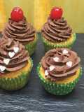 Cupcakes sencillos con ganache de chocolate negro