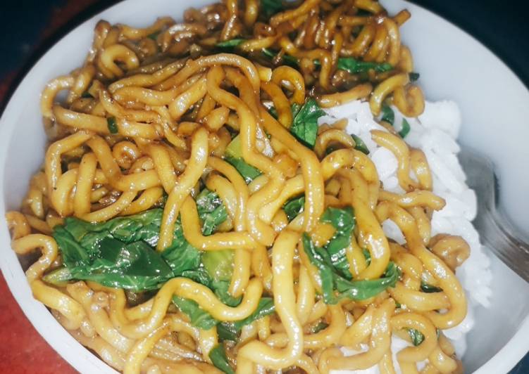 Langkah Mudah untuk Menyiapkan Mie goreng bumbu kecap sederhana Anti Gagal