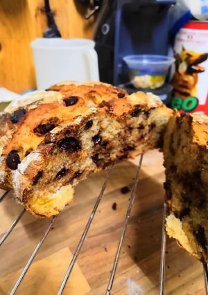 Una foto de Pan con pepitas de chocolate y naranja confitada