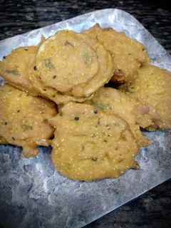মুচমুচে আলু পকোড়া (Crispy Aloo Pakora recipe in Bengali) রেসিপির প্রধান ছবি