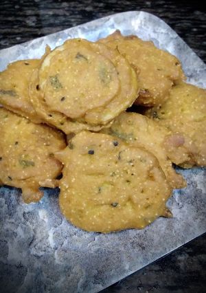 মুচমুচে আলু পকোড়া (Crispy Aloo Pakora recipe in Bengali) রেসিপির প্রধান ছবি