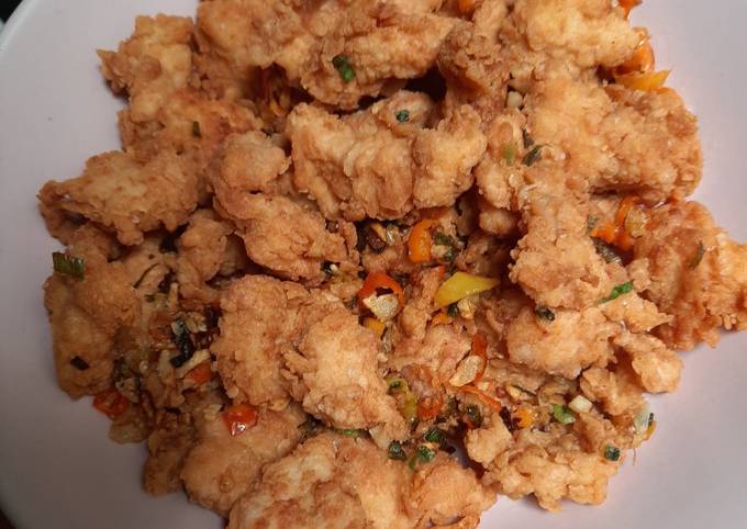 Resep Ayam tepung cabe garam oleh megawatidini - Cookpad