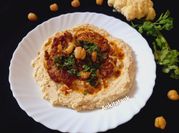 A picture of hummus arabic dish