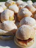 Profiteroles con Dulce de leche y Crema pastelera