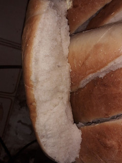 Una foto de Pan casero con mucha miga y muy esponjoso