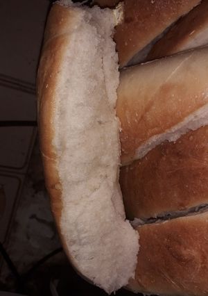 Una foto de Pan casero con mucha miga y muy esponjoso