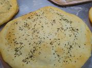 Una foto de focaccia con levadura fresca