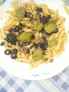 Una foto de Macarrones al pesto